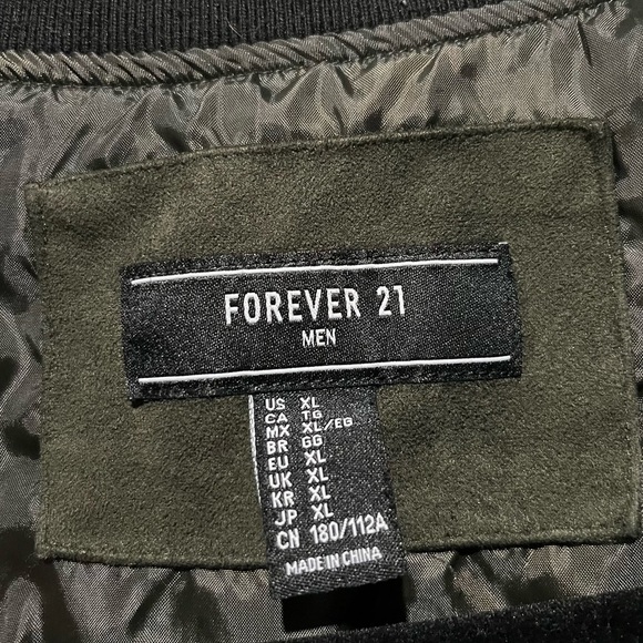 FOREVER 21- Men’s Lightweight Bomber Jacket in Army Green Size XL - Picture 3 of 3